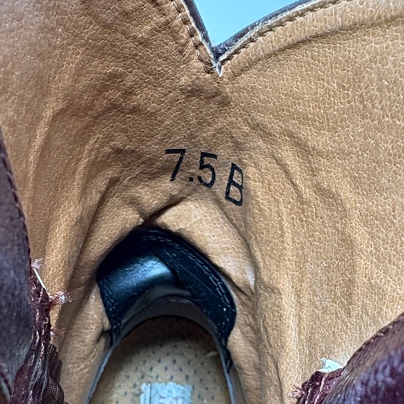 Ariat Tan and Brown Western Cowboy Boots Size 7.5 0069 - Picture 3 of 9